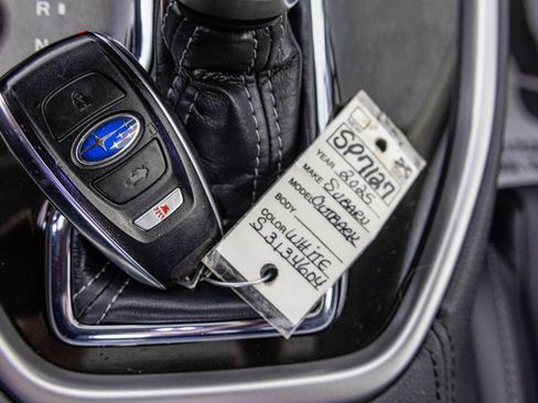 Used 2025 Subaru Outback Limited AWD/4WD image 32