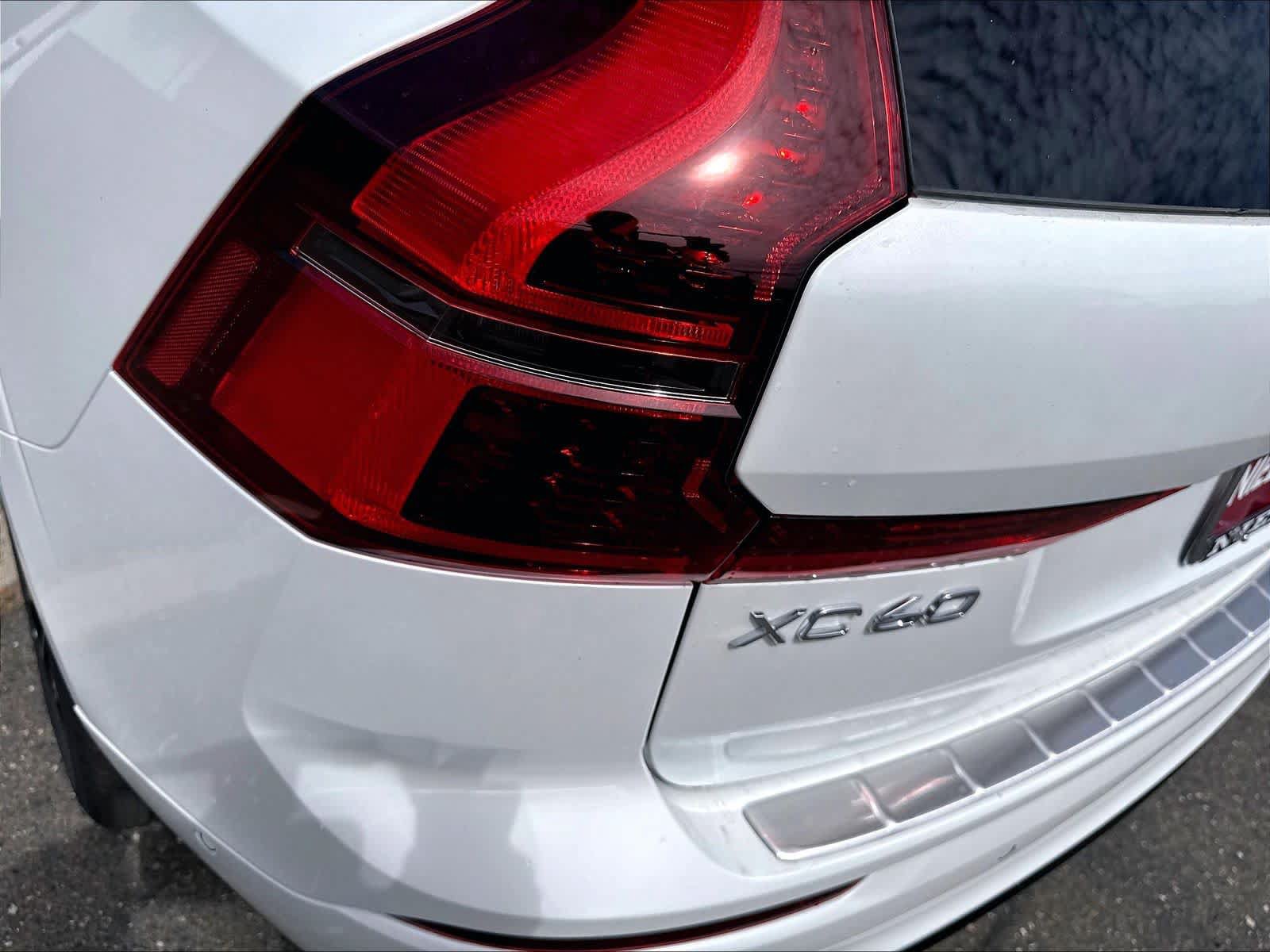 New 2026 Volvo XC60 T8 Plus w/ Climate Package PRO AWD/4WD image 25