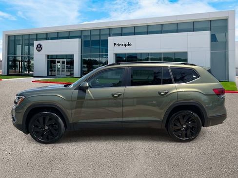New 2026 Volkswagen Atlas SE FWD image 5