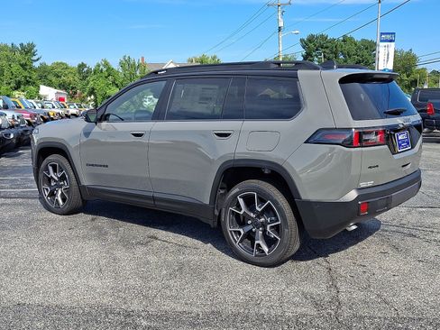 New 2026 Jeep Cherokee Overland w/ Trailer Tow Group AWD/4WD image 4