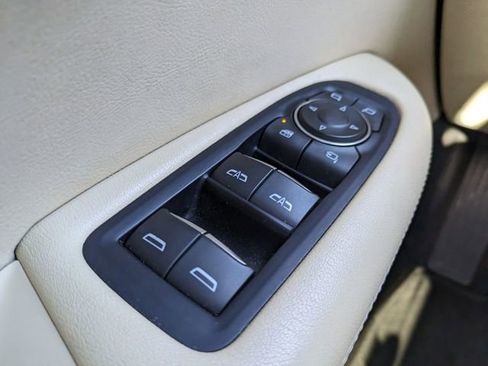 Used 2018 Cadillac XT5 Luxury w/ Driver Awareness Package image 22