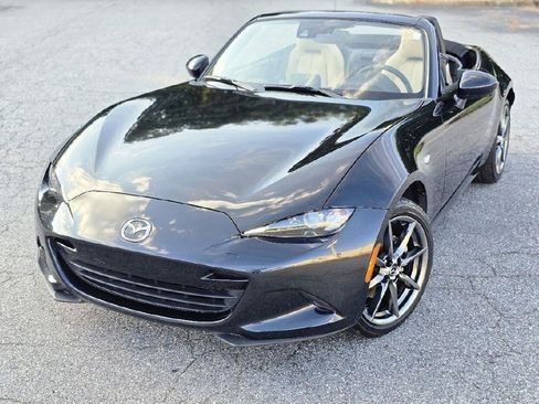 Used 2016 MAZDA MX-5 Miata Grand Touring RWD image 2