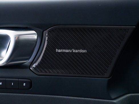 Used 2023 Volvo C40 P8 Recharge Ultimate image 14