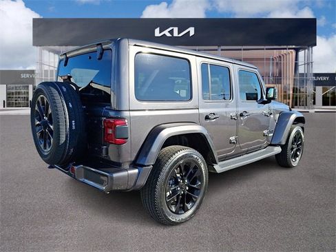 Used 2021 Jeep Wrangler Unlimited Sahara image 6