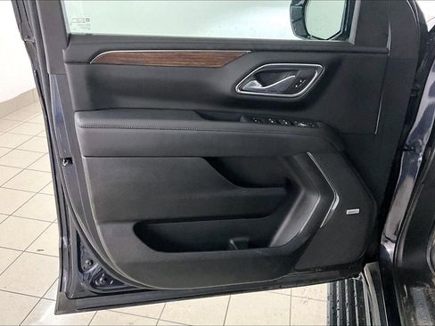 Used 2023 Chevrolet Suburban High Country image 20