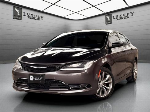 Used 2016 Chrysler 200 S image 3