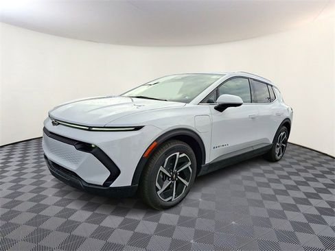 New 2026 Chevrolet Equinox EV LT image 2