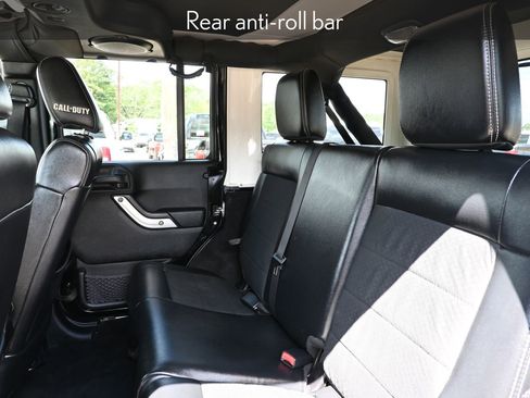 Used 2012 Jeep Wrangler Unlimited Rubicon image 24