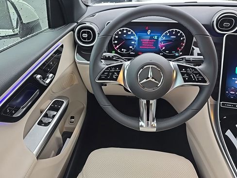 New 2026 Mercedes-Benz GLC 300 4MATIC image 11