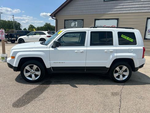 Used 2016 Jeep Patriot Latitude AWD/4WD image 8