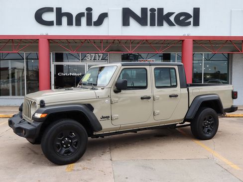 Used 2020 Jeep Gladiator Sport image 1