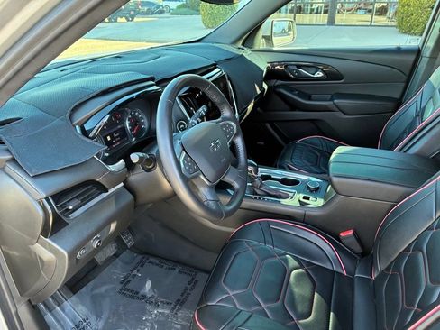 Used 2022 Chevrolet Traverse RS AWD/4WD image 10