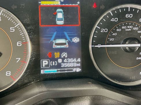 Used 2023 Subaru Crosstrek 2.5i Limited AWD/4WD image 12