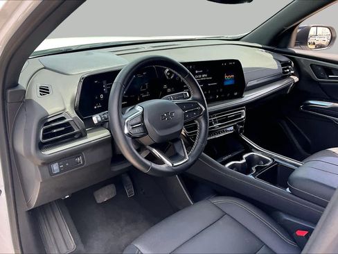 Used 2026 Chevrolet Traverse LT FWD image 18