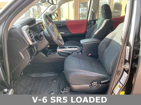 Used 2018 Toyota Tacoma SR5 image 20