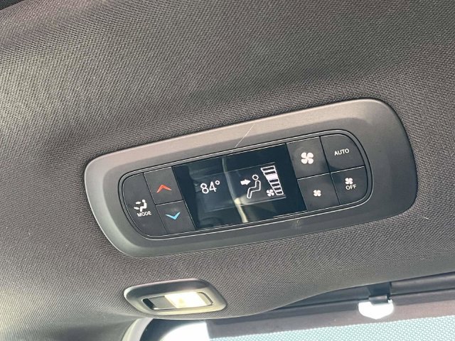 Used 2025 Chrysler Pacifica Limited FWD image 20