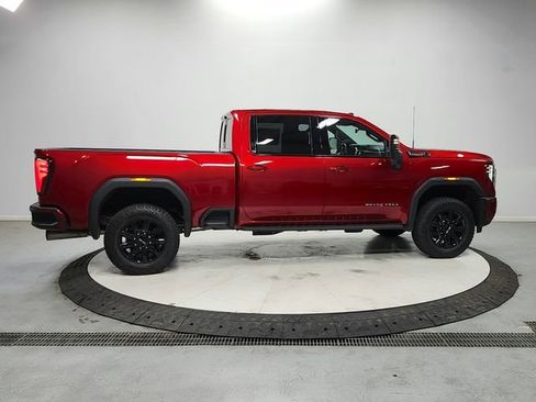 Used 2025 GMC Sierra 2500 AT4 w/ AT4 Premium Plus Package AWD/4WD image 8