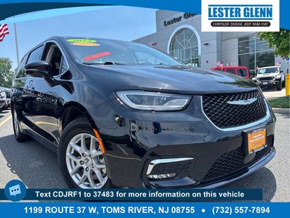 Certified 2024 Chrysler Pacifica Touring-L