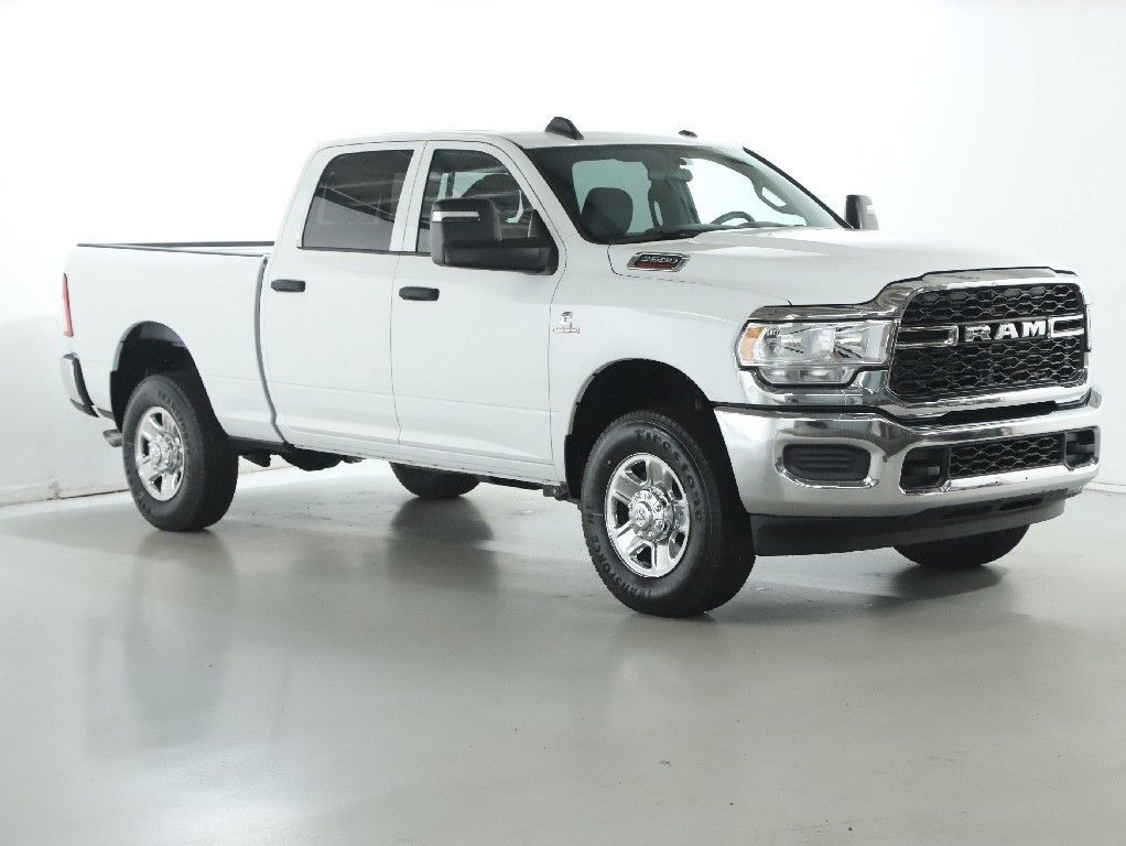 Used 2024 RAM 3500 Tradesman w/ Chrome Appearance Group AWD/4WD image 9