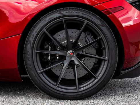 Used 2018 McLaren 720S Luxury RWD image 27
