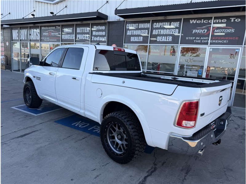 Used 2018 RAM 1500 Laramie w/ Convenience Group AWD/4WD image 4
