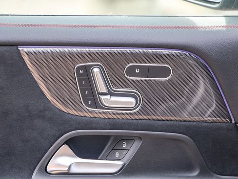 New 2026 Mercedes-Benz GLB 35 AMG 4MATIC image 16