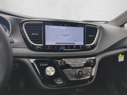 New 2026 Chrysler Pacifica Select image 12