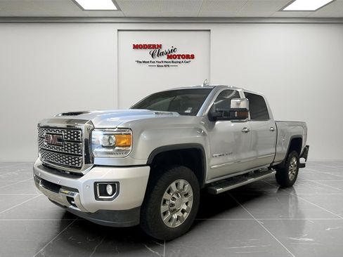 Used 2018 GMC Sierra 2500 Denali w/ Duramax Plus Package image 4