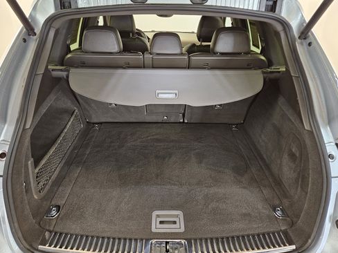 Used 2018 Porsche Cayenne Platinum Edition image 16