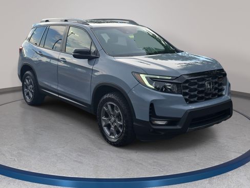 Used 2024 Honda Passport TrailSport image 3