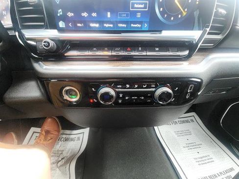 Used 2023 Chevrolet Silverado 1500 LT image 26