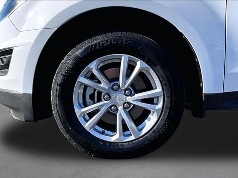Used 2017 Chevrolet Equinox LS AWD/4WD image 8