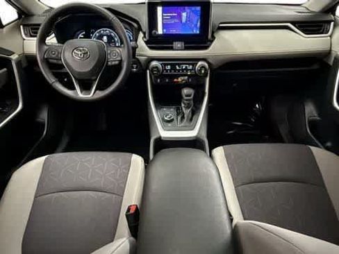 Used 2025 Toyota RAV4 XLE w/ Convenience Package AWD/4WD image 4