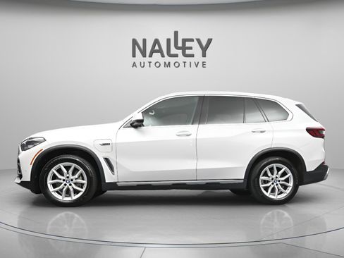 Used 2022 BMW X5 xDrive45e w/ Parking Assistance Package image 2