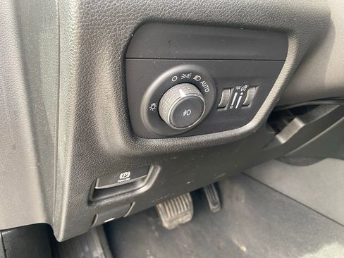 Used 2023 Jeep Grand Cherokee L Limited image 17