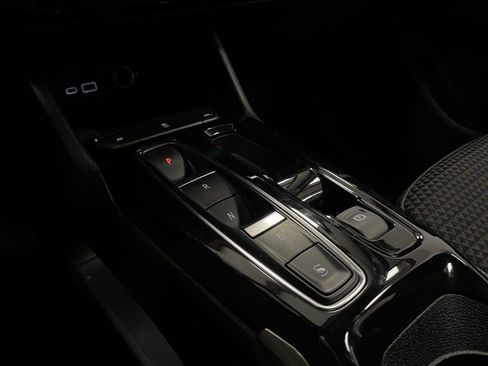 Used 2023 Chevrolet Bolt EUV LT image 20