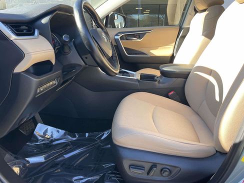 Used 2019 Toyota RAV4 XLE image 13