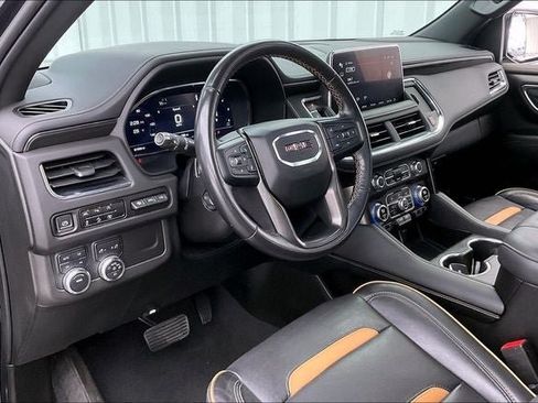 Used 2023 GMC Yukon XL AT4 w/ Technology Package AWD/4WD image 17