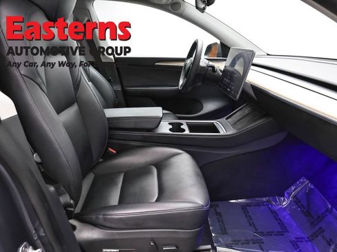 Used 2022 Tesla Model Y Long Range image 18