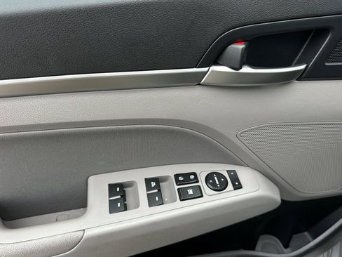 Used 2020 Hyundai Elantra Value Edition FWD image 11