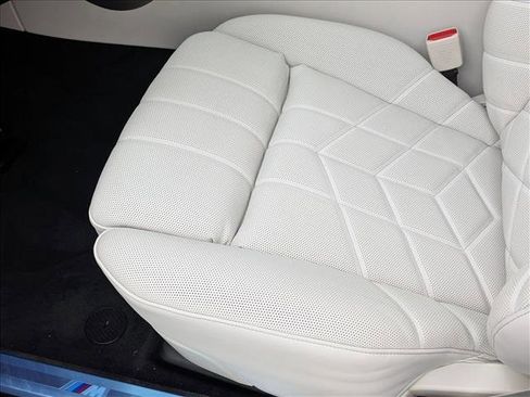 New 2026 BMW 750e xDrive w/ Executive Package image 4