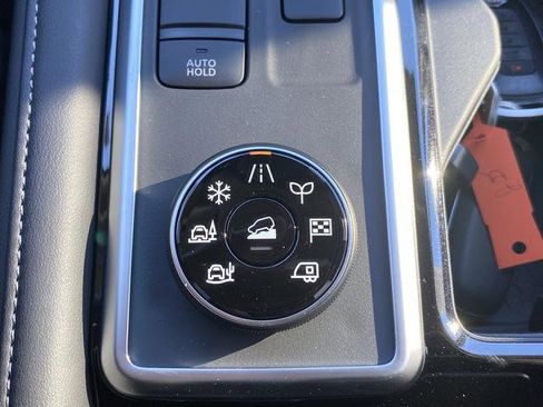 New 2026 Nissan Pathfinder SV image 21