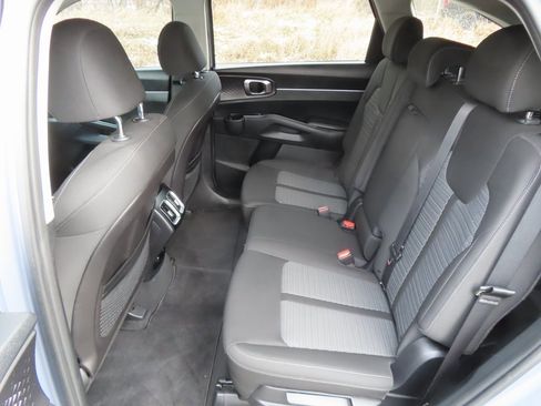 Used 2022 Kia Sorento LX image 20