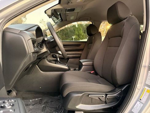 Used 2024 Honda CR-V LX image 17