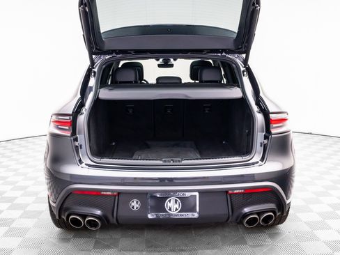 Certified 2023 Porsche Macan S AWD/4WD image 32