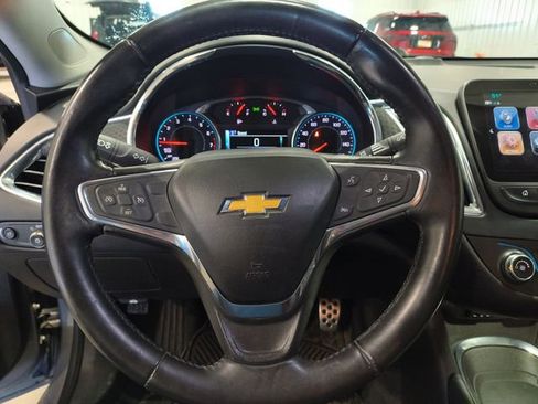 Used 2017 Chevrolet Malibu LT image 13