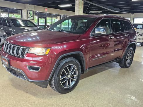 Used 2017 Jeep Grand Cherokee Limited AWD/4WD image 3