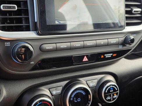 New 2025 Hyundai Venue SEL image 28