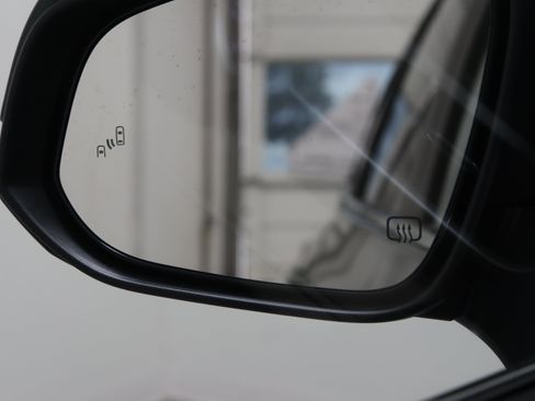 Certified 2025 Toyota Highlander XLE FWD image 23