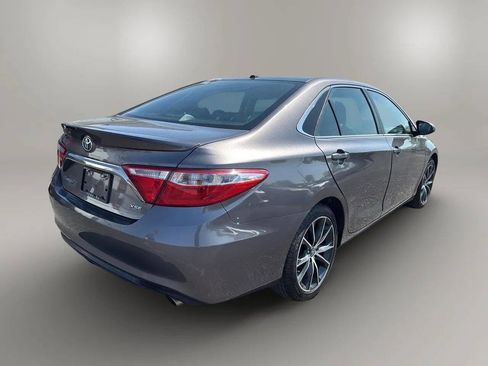 Used 2017 Toyota Camry XSE w/ Moonroof Package FWD image 7